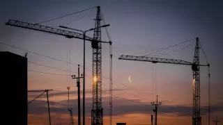 Школу и скверы построят в Нур-Султане вместо новых ЖК