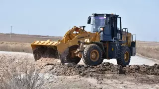 Усиленная работа по вывозу снега ведется в Акмолинской области