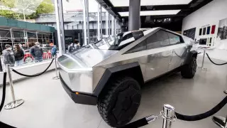 Илон Маск назвал дату выхода Cybertruck