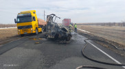 Водитель "Газели" сгорел, врезавшись в грузовик на трассе в Актюбинской области