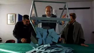 Ле Пен лидирует в первом туре выборов на пост президента Франции