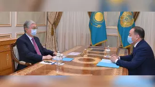 Президенту Токаеву доложили, кого затронет повышение зарплат