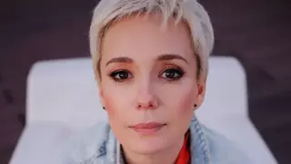 Покинувшая Россию Чулпан Хаматова: "К званию народной артистки никогда серьезно не относилась"