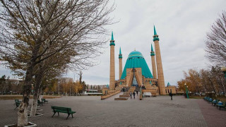 Мечеть имени Машхура Жусупа - одна из достопримечательностей Павлодара. © votpusk.ru