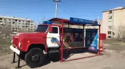 Кабину "пожарки" приспособили под остановку в Экибастузе