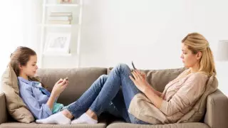 К чему может привести отказ от смартфона на час, рассказали ученые