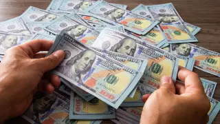 Установлен официальный курс доллара на 26 апреля