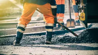 Дважды рыть и строить дорогу нецелесообразно. Досаев ответил недовольным алматинцам