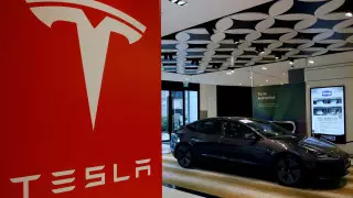 Илон Маск продал 4,4 миллиона акций Tesla