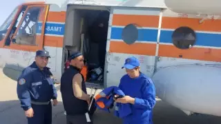 Пропавших рыбаков ищут в Каспийском море с помощью вертолета