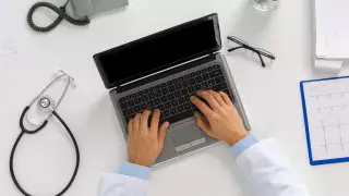 Замглавы горздрава Алматы рекомендовали уволить