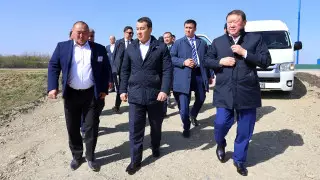 Премьер-министр Смаилов встретился с аграриями в СКО