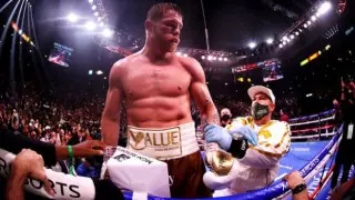 Сенсационным результатом закончился бой Канело - Бивол