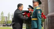 Руководство Администрации Президента возложило венок к памятнику Кошкарбаеву