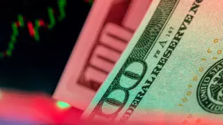 Курс доллара вырос еще на 7 тенге