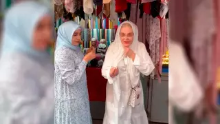 Телеведущая Елена Малышева побывала на рынке в Ташкенте