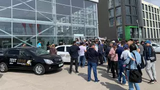 Программа льготного кредитования: в автосалонах наблюдаются очереди