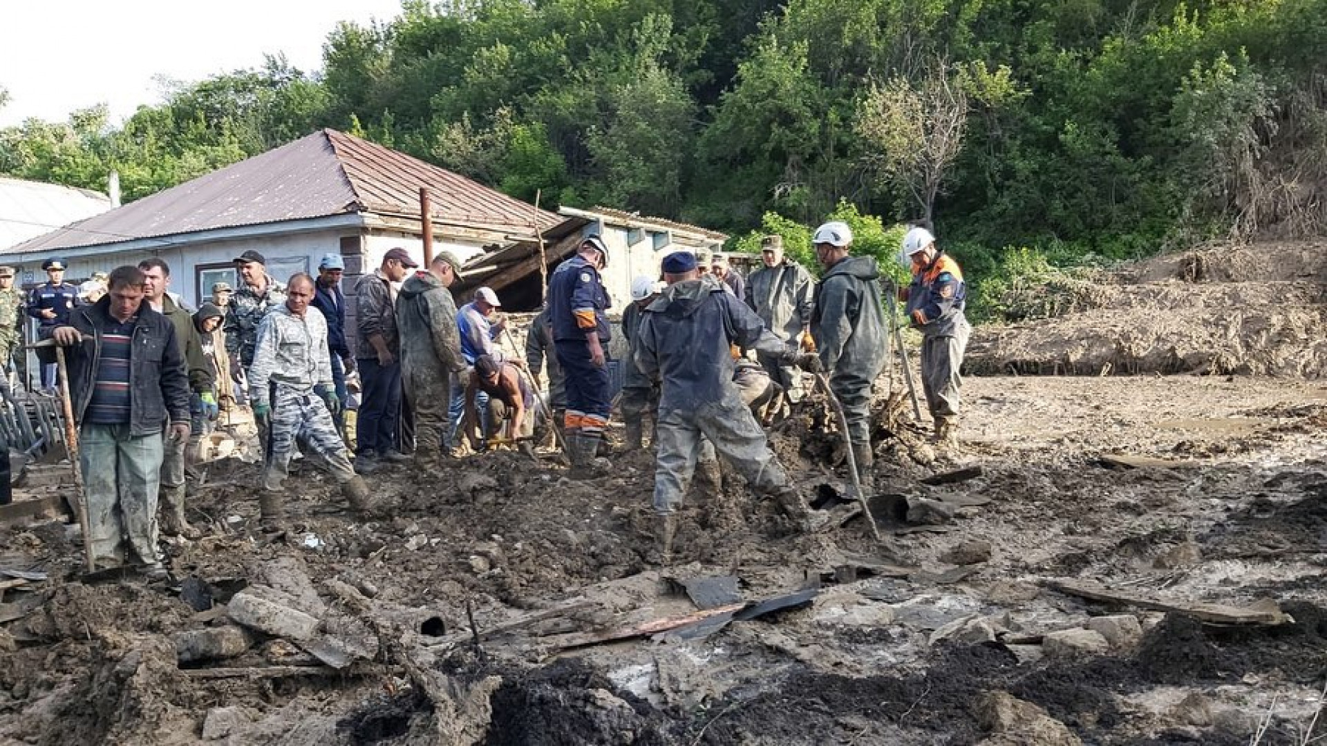 Оползень в Текели: мать погибшей девочки рассказала подробности: 16 мая  2022 13:15 - новости на Tengrinews.kz