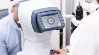 Ученые нашли новый метод лечения катаракты