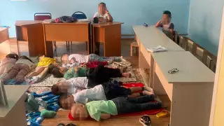 "Дети спят на холодном полу": нарушения в учебном центре выявили родители в Кызылординской области