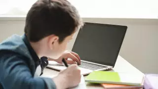 "В интересах защиты детей". Более 100 порносайтов заблокировали прокуроры Алматы