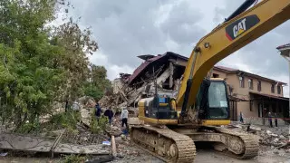 Как выглядят роддом и аптека после взрыва в Шымкенте