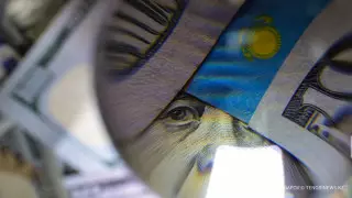 Курс доллара упал еще на 7,5 тенге