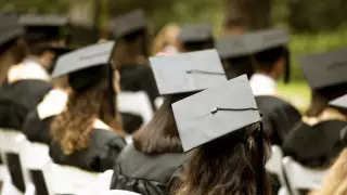 Выпускники наших вузов и колледжей неконкурентоспособны - Ашимбаев