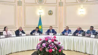 Спикер Сената обсудил повестку "Жаңа Қазақстан" с интеллигенцией Алматы