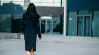 Экс-сотрудница банка из Шымкента рассказала, как заработала миллионы на червях