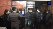 Фальшивые доллары сбывали в столичные обменники и банкоматы - АФМ