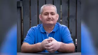 Больному склеродермией пересадили обе руки в Британии