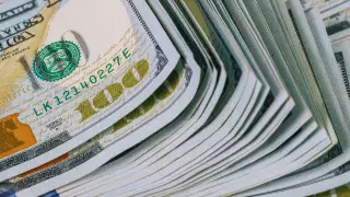 Курс доллара резко снизился