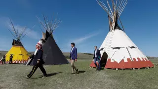 Миллиардную компенсацию выплатят коренным народам Канады