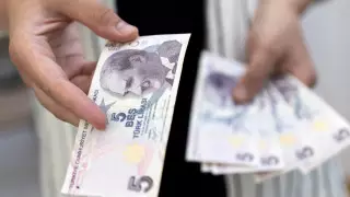 Турецкая лира продолжает падать