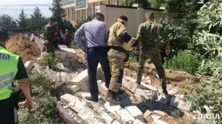 Работника госпредприятия придавило насмерть у здания Антикоррупционной службы в Актау