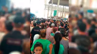 Покупатели устраивают массовые "битвы" за сахар в Узбекистане