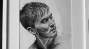 Художница нарисовала черно-белые портреты казахстанских знаменитостей