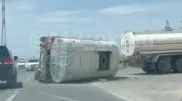 Бензовоз опрокинулся в пригороде Актау