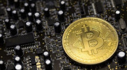 Цена биткоина упала ниже 19 тысяч долларов