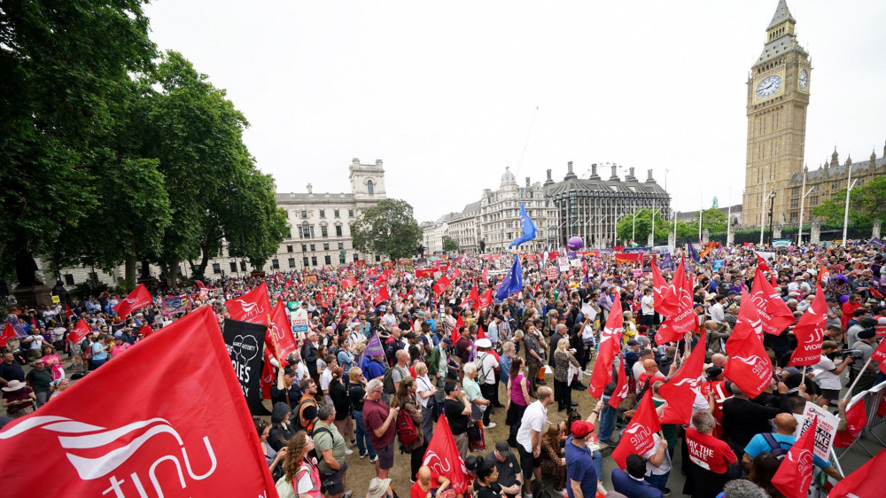 В Лондоне прошла акция протеста из-за рекордной инфляции