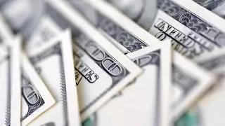 Доллар подорожал больше чем на 10 тенге