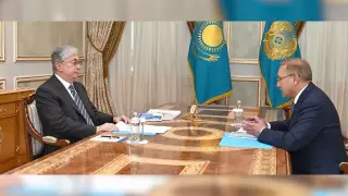 Президент Токаев принял акима Жетысуской области Исабаева