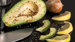 Полезно ли "жирное" авокадо для управления весом