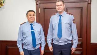 В МВД вручили погоны сотрудникам, которым присвоены звания в цифровом формате