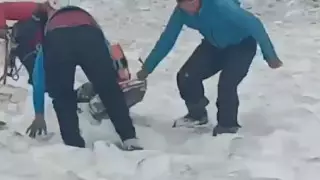 О состоянии выжившего под лавиной в ВКО альпиниста рассказали медики