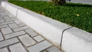 Куда девают выкорчеванные бордюры, объяснили в акимате Алматы