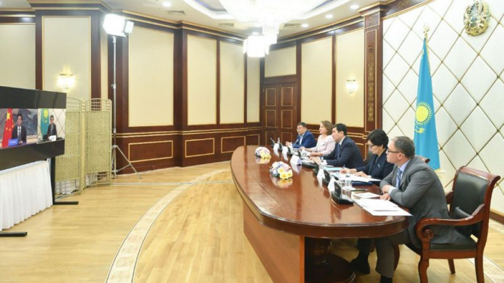 Спикер парламента КНР поддержал инициативы Токаева