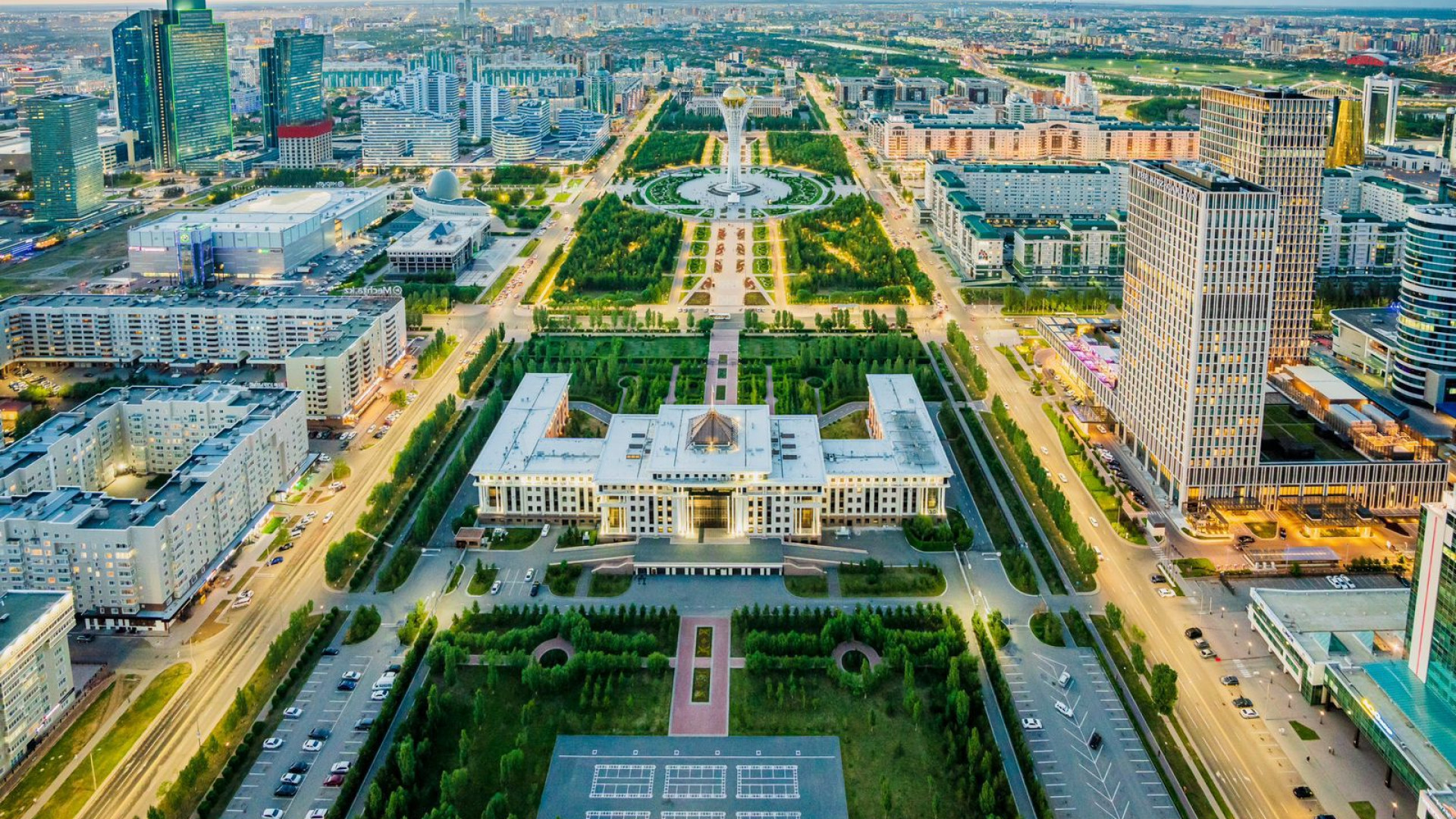 Сколько дней в астане. Астана 2022 город. Город Астана Байтерек. День столицы Астана.