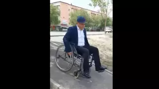 Чиновник пострадал во время тестирования пандусов в Талдыкоргане